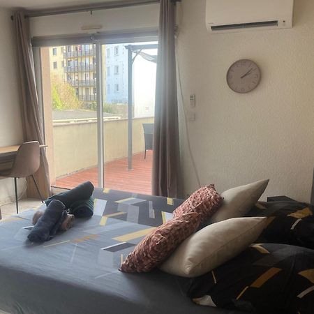 Studio Climatise Et Grande Terrasse Tarbes Centre Екстериор снимка