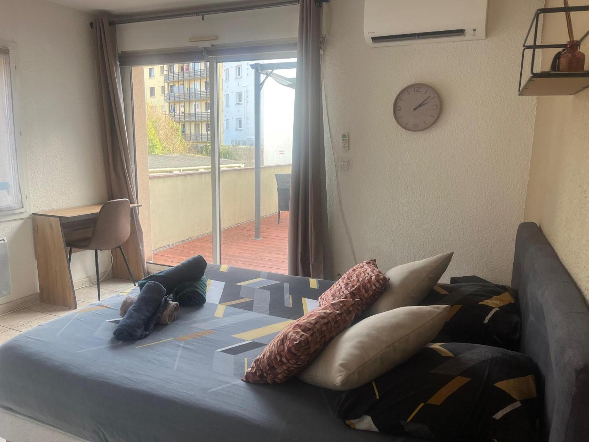 Studio Climatise Et Grande Terrasse Tarbes Centre Екстериор снимка